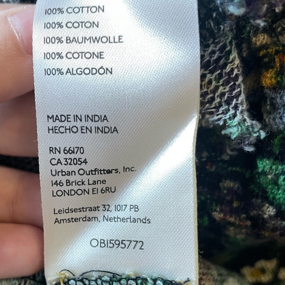 NWOT Free People Ruffle Top Sz Small in Dark Floral - Picture 12 of 12